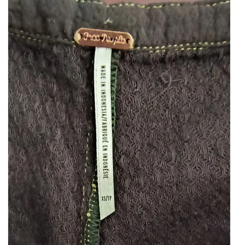 Free people Embroidered Casual Boho Shorts Wmn's Sz XS Brown Scalloped Textured